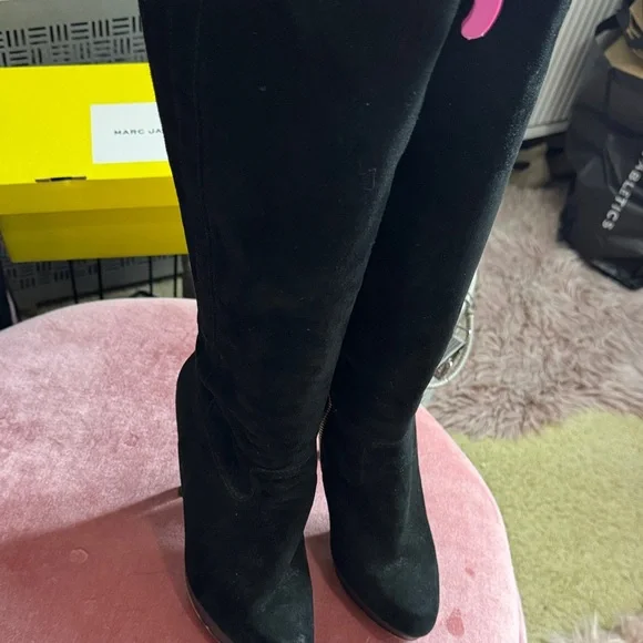 Michael Kors Black and Gold Heeled Boots - Picture 4 of 4